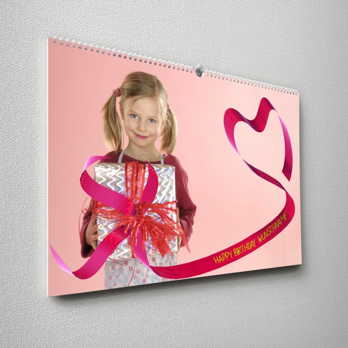 Kalender mit Namen zum Geburtstag – Mädchen mit Geschenk